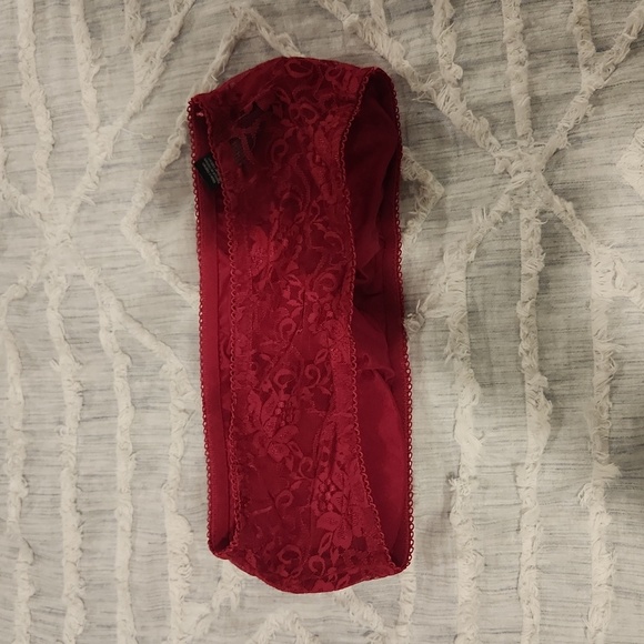 Elegant Lightly Padded Cranberry Lace Bandeau Size M/L - Picture 2 of 4